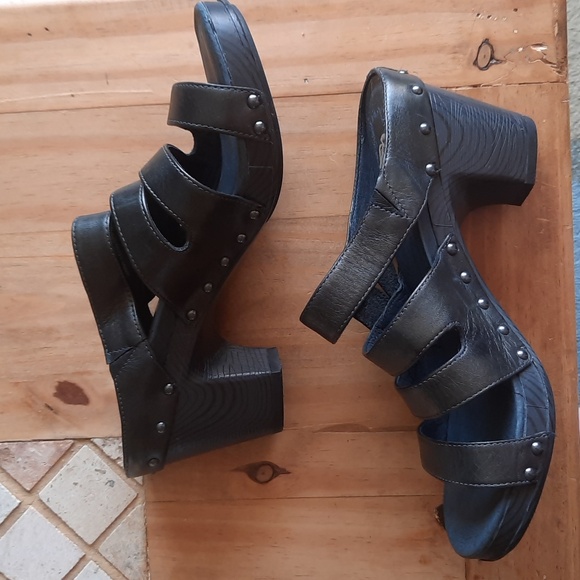 Dansko sandals size 39 genuine leather worn once . Fit like 8.5 imo - Picture 2 of 16